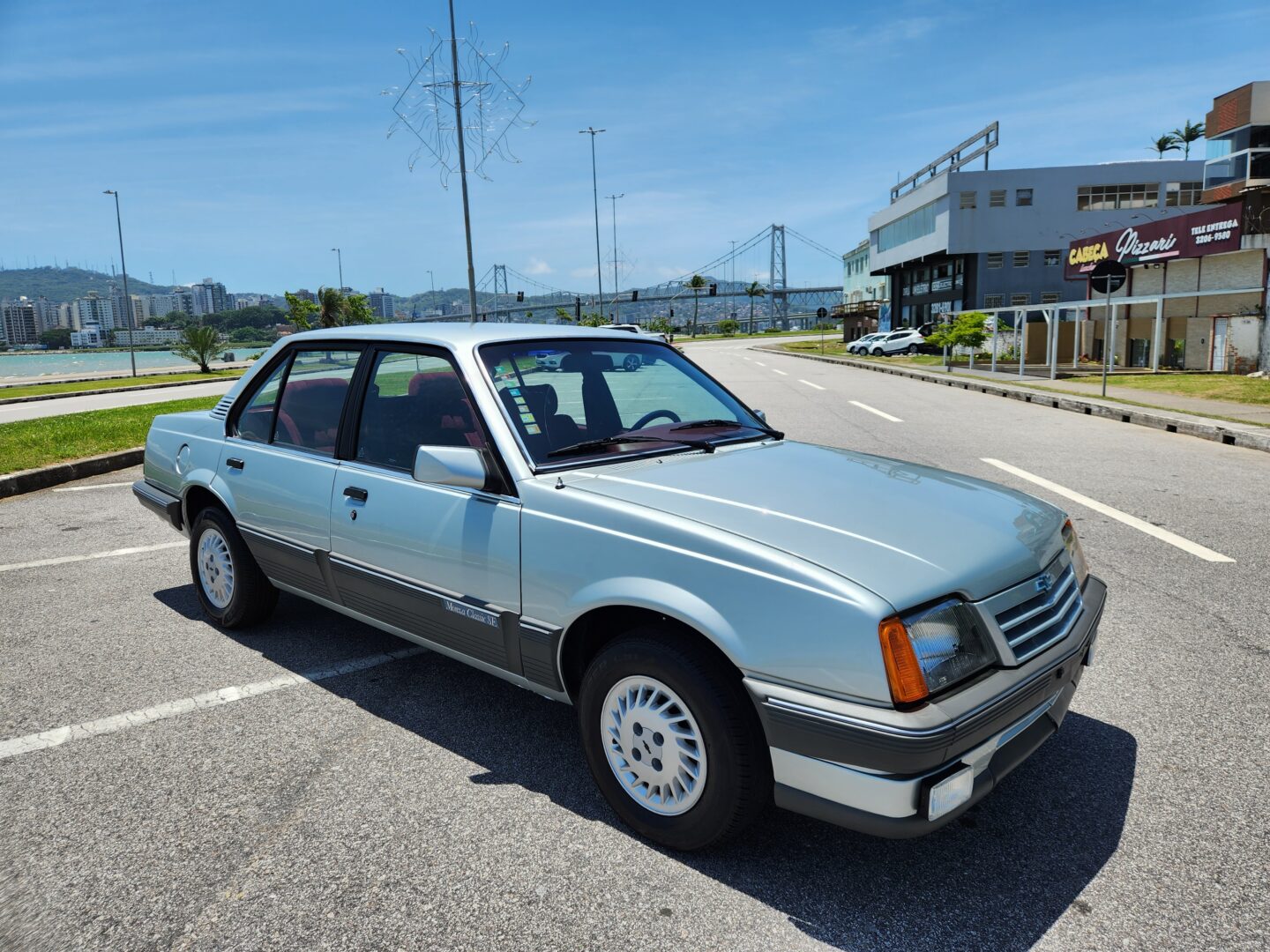 Chevrolet Monza Classic SE