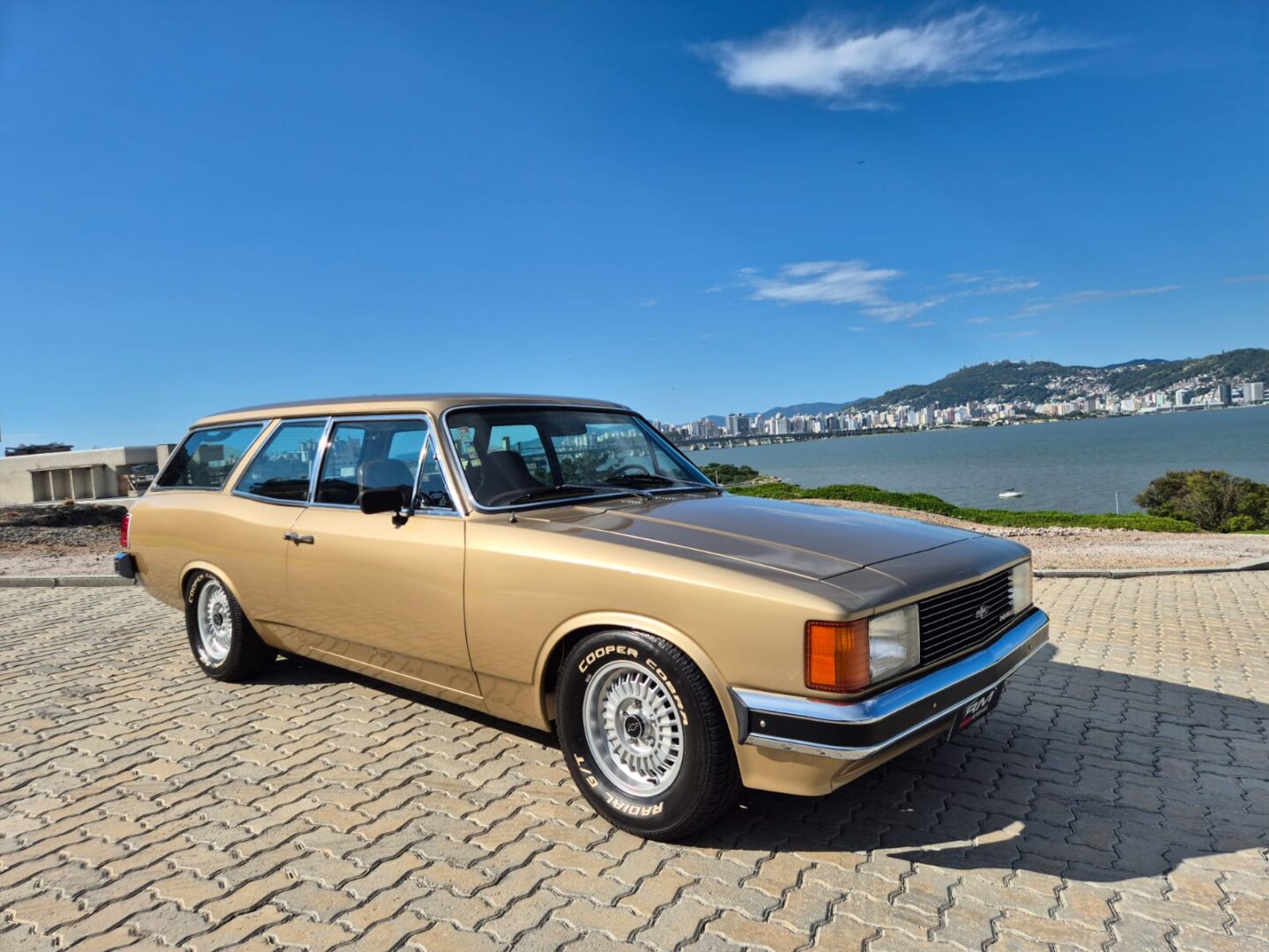 Chevrolet Caravan Standard